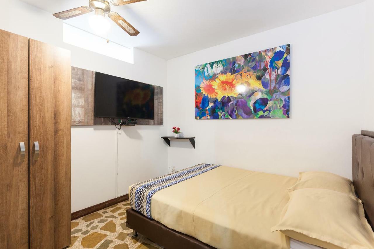 Apartamentos Amoblados Jg De La 70 Медельїн Екстер'єр фото