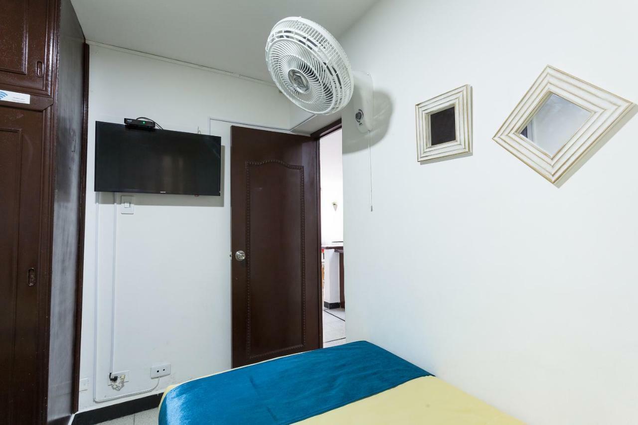 Apartamentos Amoblados Jg De La 70 Медельїн Екстер'єр фото