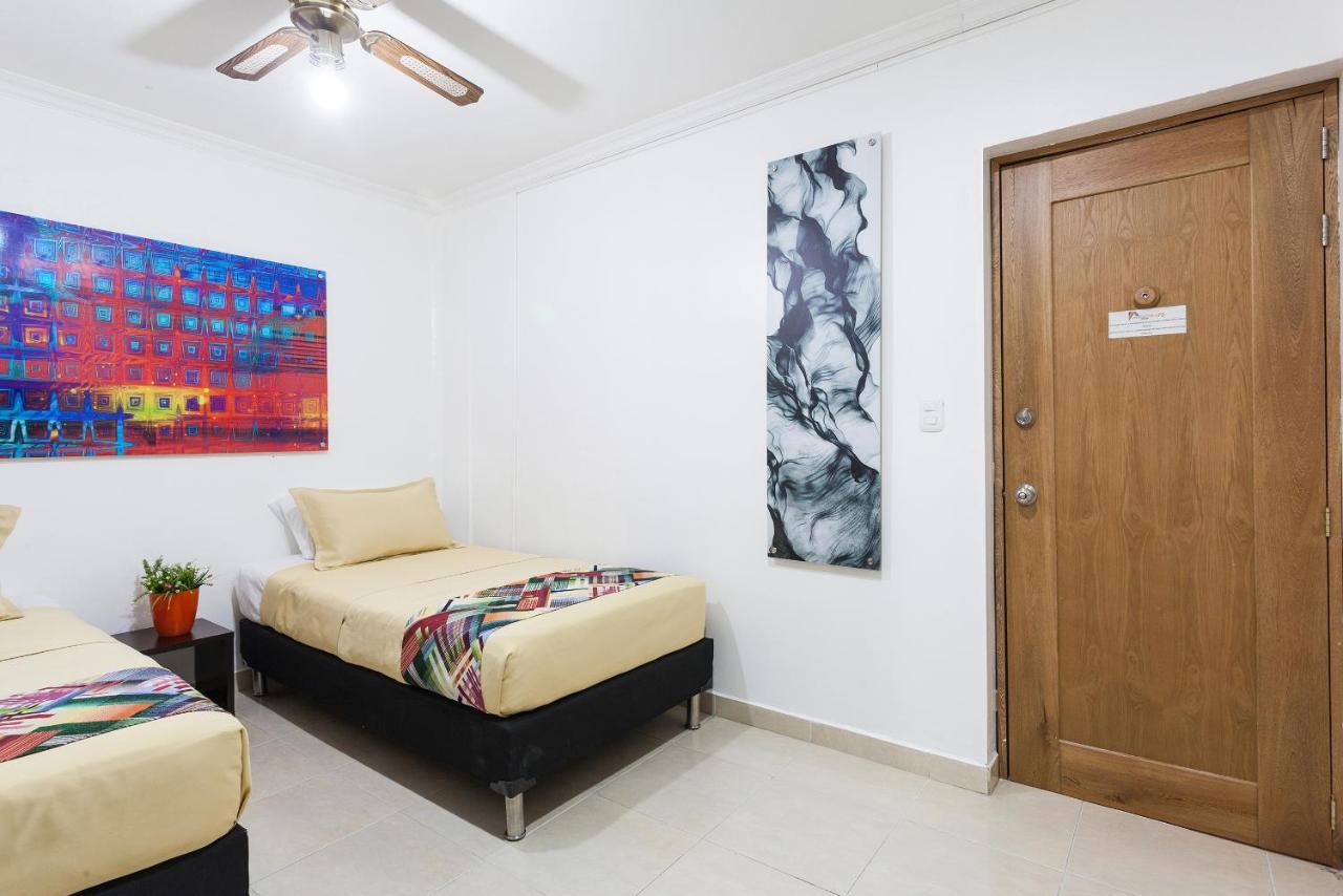 Apartamentos Amoblados Jg De La 70 Медельїн Екстер'єр фото